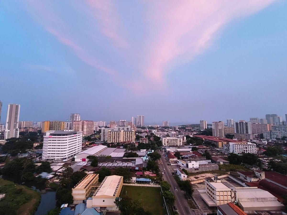 2Br Luxury Rooftop Swimming Pook Homestay@Georgetown@10Pax - 无敌美景两房民宿 מראה חיצוני תמונה