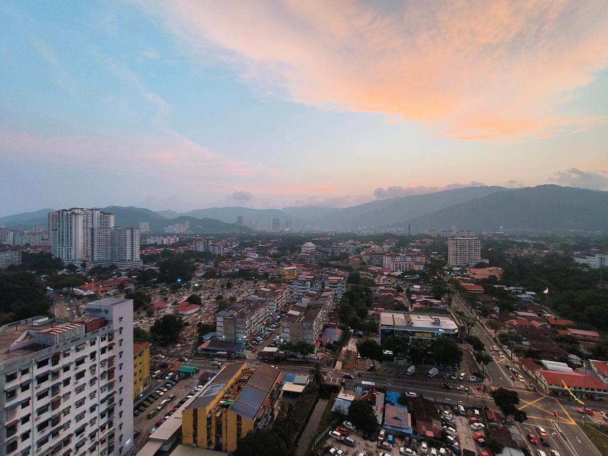2Br Luxury Rooftop Swimming Pook Homestay@Georgetown@10Pax - 无敌美景两房民宿 מראה חיצוני תמונה