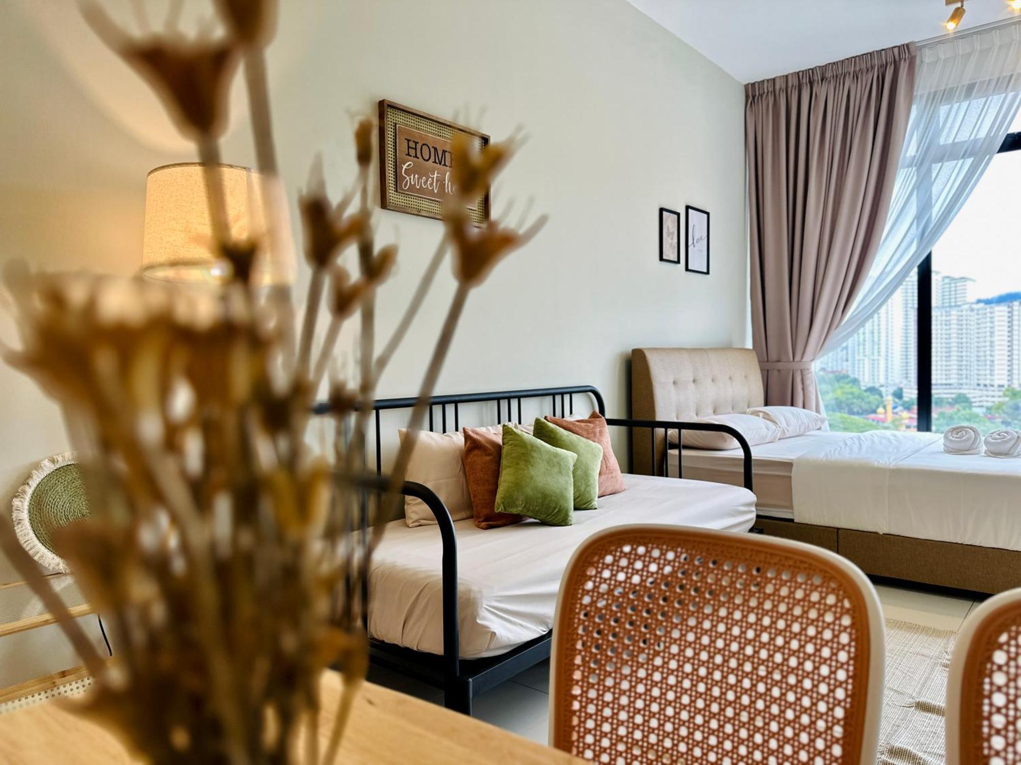 2Br Luxury Rooftop Swimming Pook Homestay@Georgetown@10Pax - 无敌美景两房民宿 מראה חיצוני תמונה