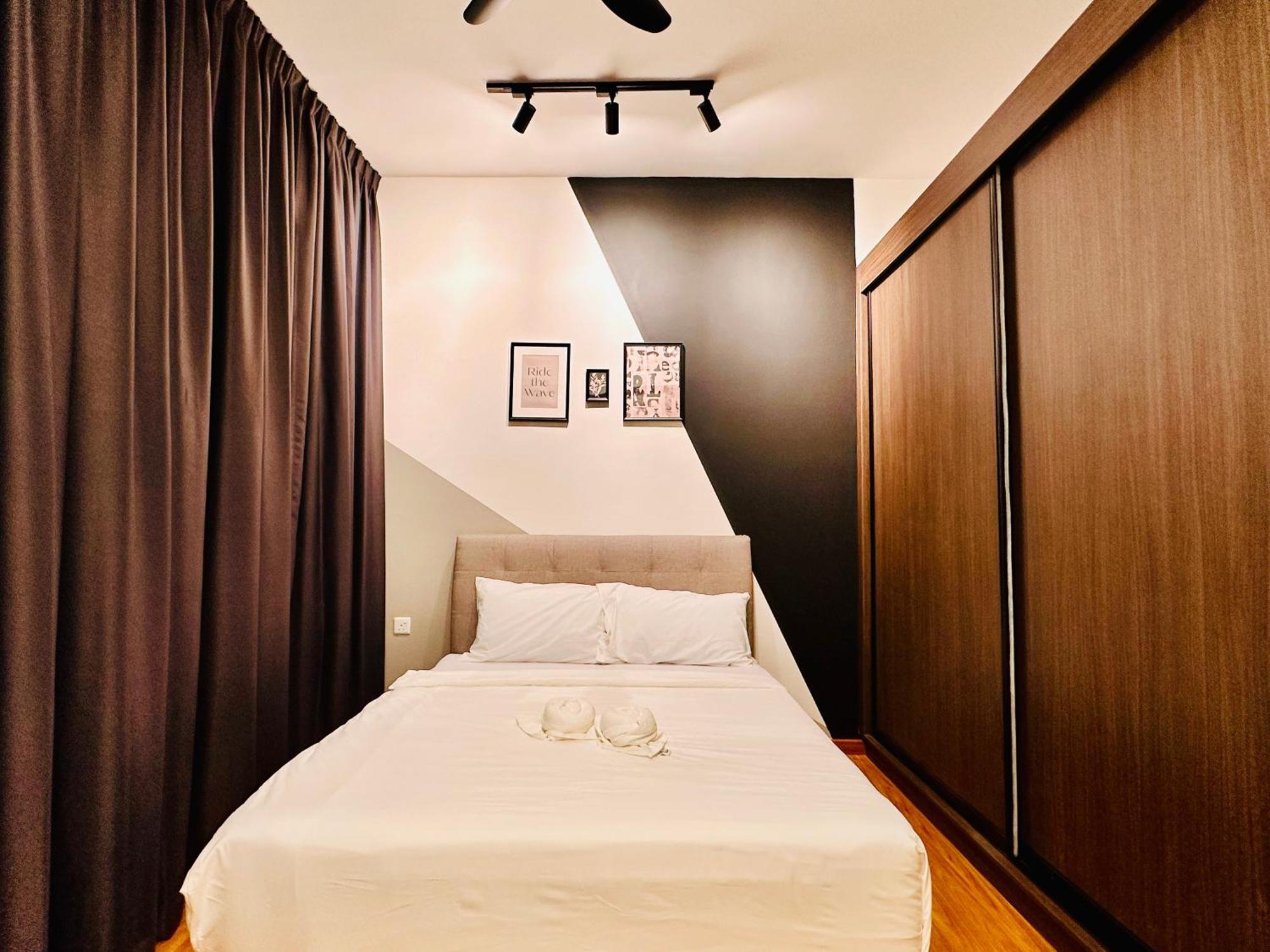 2Br Luxury Rooftop Swimming Pook Homestay@Georgetown@10Pax - 无敌美景两房民宿 מראה חיצוני תמונה
